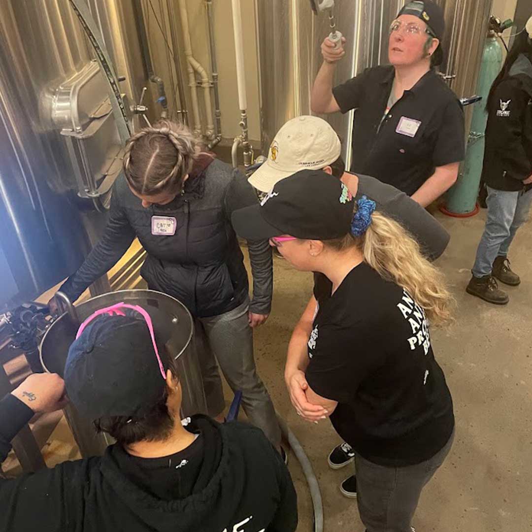 wysiwyg/Cat-brewing-group.jpg