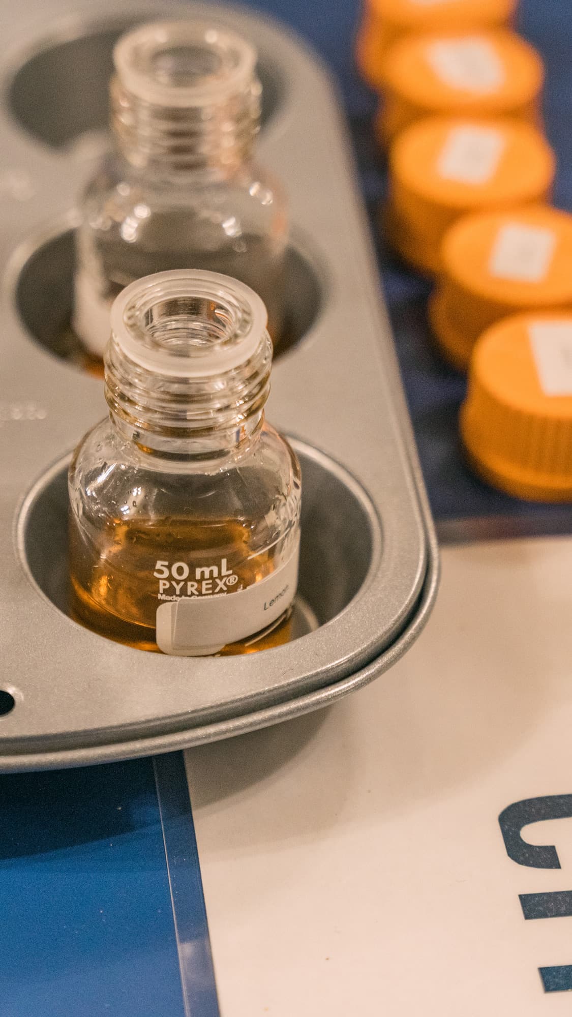 Aroma standards in clear glass container